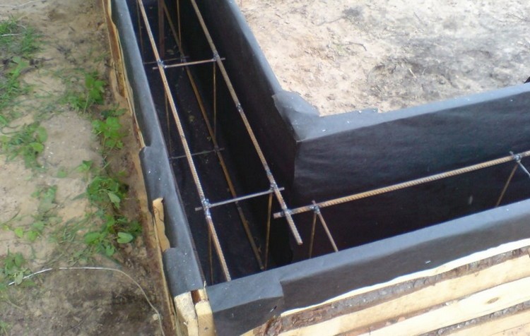 ленточный фундамент бетонирвоание