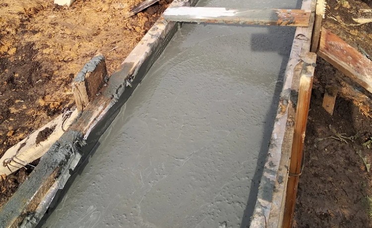 заливка леточного фундамента бетоном