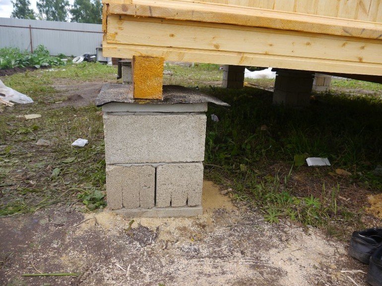 опорно столбчатый фундамент из бетонных блоков